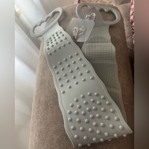 Silicone Back Scrubber for Shower - Picture 2 of 5
